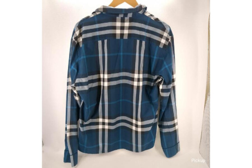 トップスのバーバリー(Burberry)