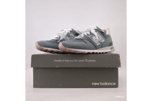 シューズ・靴のスニーカー