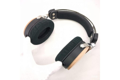 スタジオヘッドホン