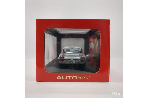 オートアート(AUTOart)のモデルカー 帰ってきたウルトラマン