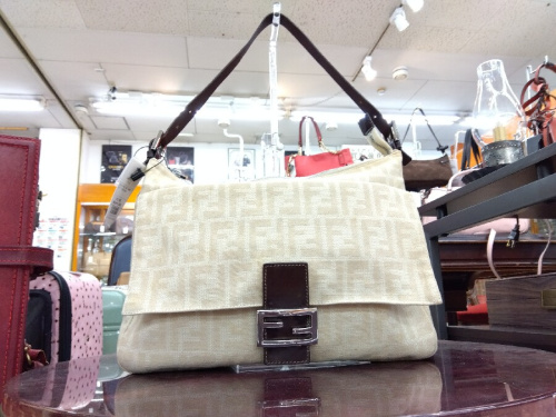 ショルダーバッグのフェンディ(FENDI)