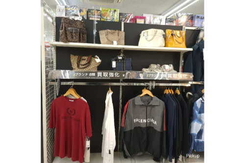 バレンシアガ（Balenciaga）のピックアップ磐田店