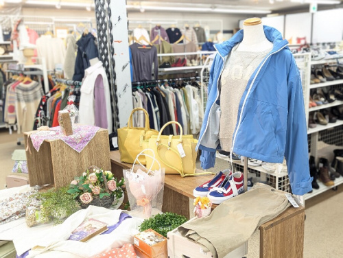 衣類のレディース衣類