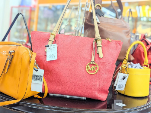 バッグのショルダーバッグ