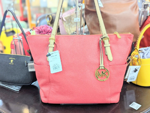 ショルダーバッグのマイケルコース