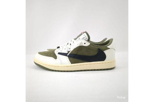 スニーカーのナイキ（NIKE）