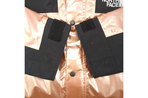 マウンテンパーカーのメンズ