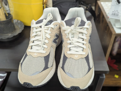 ニューバランスのスニーカー買い取り強化中