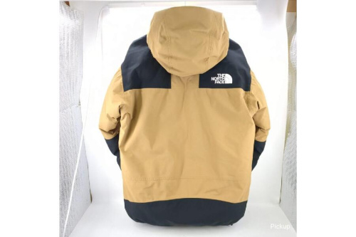 ダウンジャケットのザ・ノース・フェイス（The North Face）