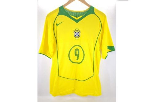 ファッションのTシャツ