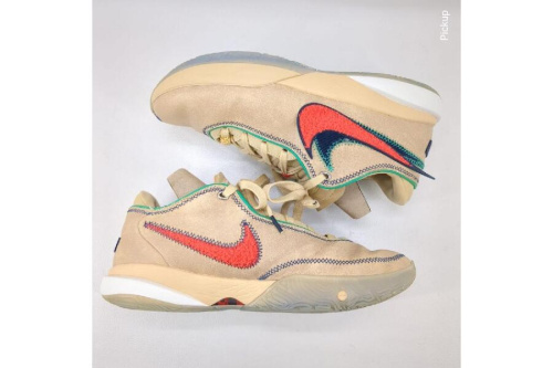 ナイキ（NIKE）のレブロン20