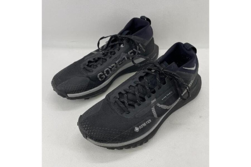 シューズ・靴のスニーカー