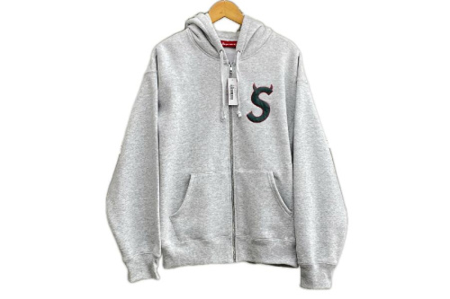 Supremeのシュプリーム