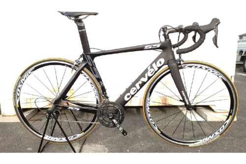 自転車のロードバイク