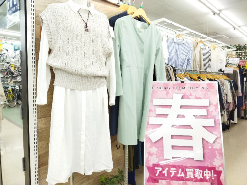 ファッションのレディース衣類