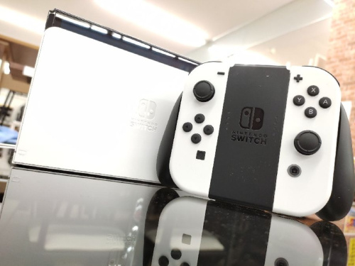 エンターテイメントのゲーム機