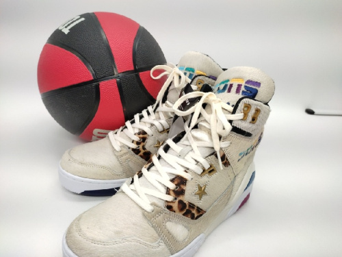 ファッションのスニーカー