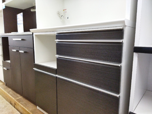 出張買取の食器棚