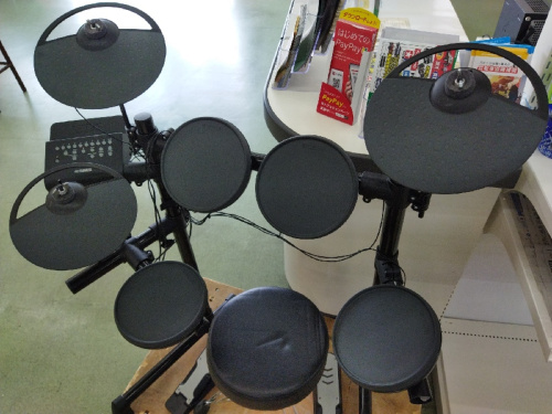 楽器の電子ドラム