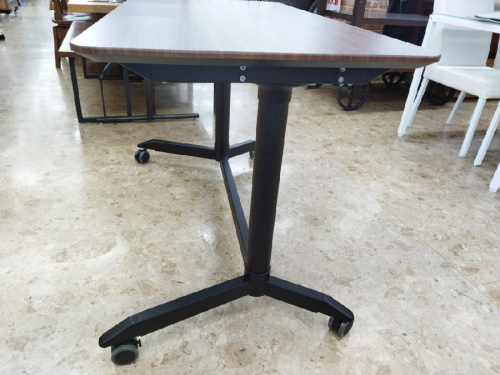 ブランド不明の昇降デスク
