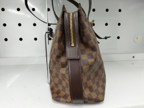 ショルダーバッグのルイ・ ヴィトン(LOUIS VUITTON)