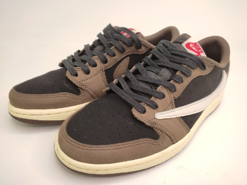 スニーカーのナイキ（NIKE）