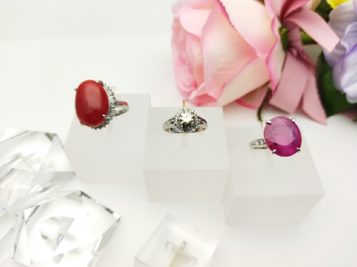 ジュエリーのリング