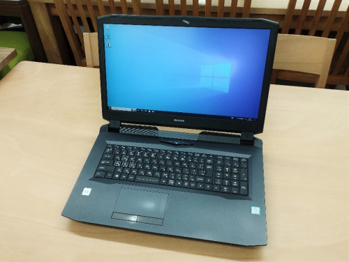 パソコン・周辺機器のノートパソコン