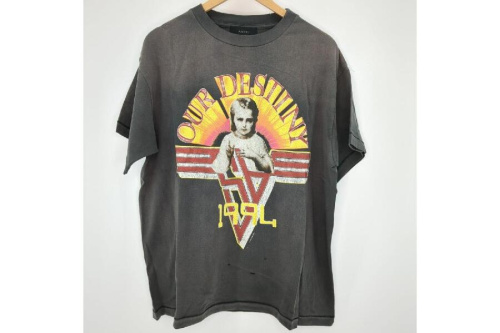 ファッションのTシャツ