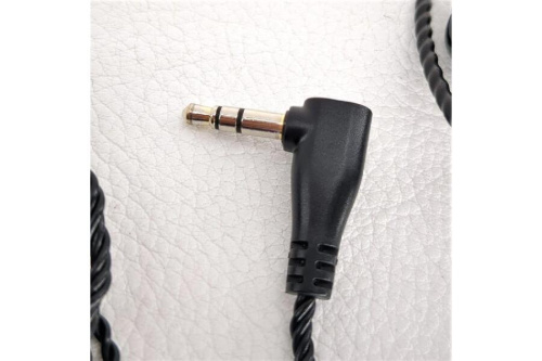 ワイヤレスイヤホン