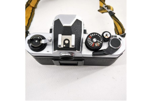 中古カメラのフィルムカメラ