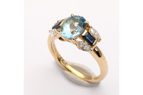 ジュエリーの指輪