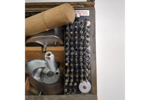 GEM DREADNOUGHTの時計用工具