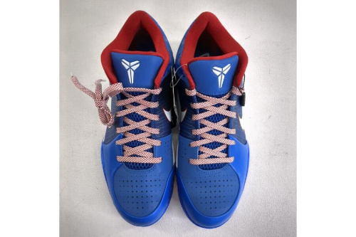 ナイキ（NIKE）のコービー 4(Kobe 4)