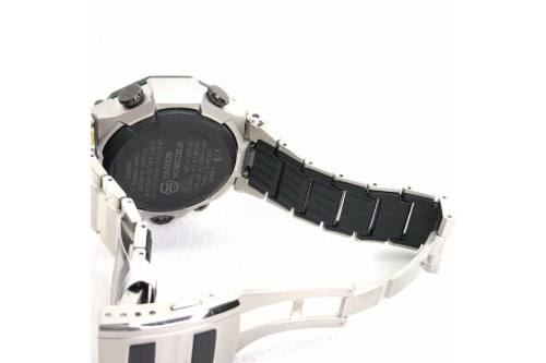 カーボンベゼル