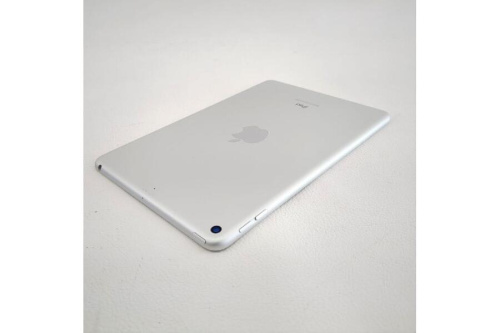 iPad miniのMUQX2J/A