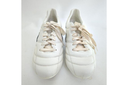 スニーカーのナイキ（NIKE）