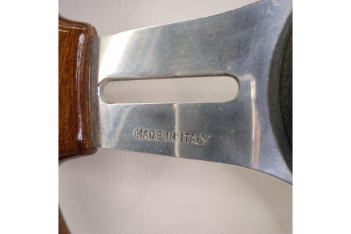 OBAのウッドステアリング