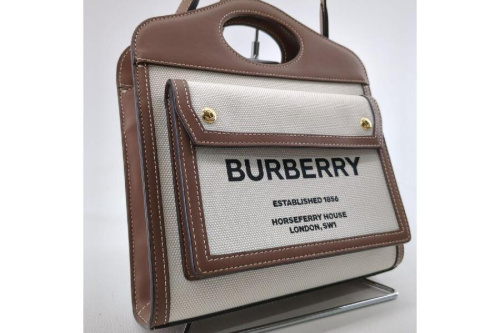 ショルダーバッグのバーバリー（Burberry）