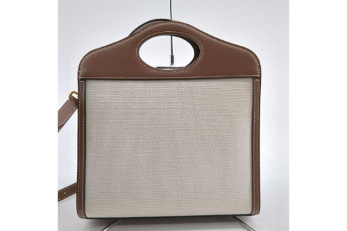 バーバリー（Burberry）の2WAYショルダーバッグ