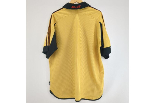 トップスのアディダス(adidas)