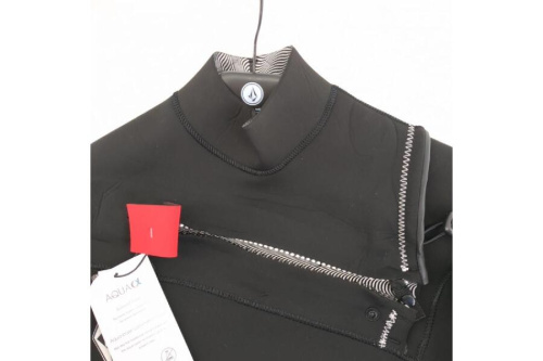 ボルコム(VOLCOM)のウェットスーツ