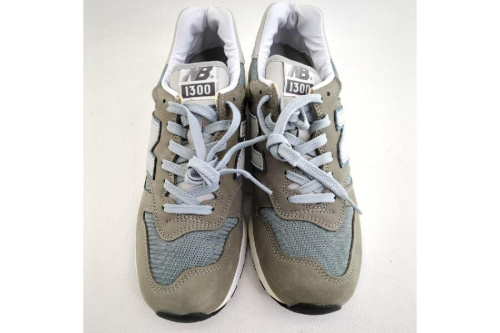 スニーカーのニューバランス（New Balance）