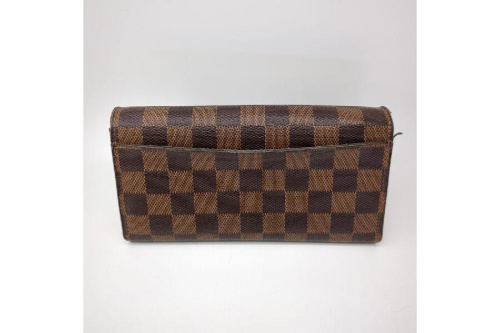 2つ折り財布のルイ・ ヴィトン（LOUIS VUITTON）
