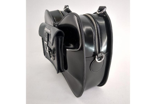 ドクターマーチン（Dr.Martens）のリボン型2WAYバッグ