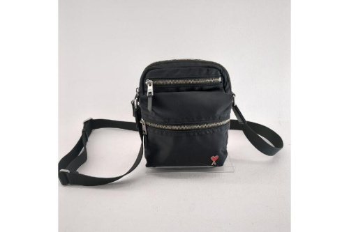 バッグのショルダーバッグ