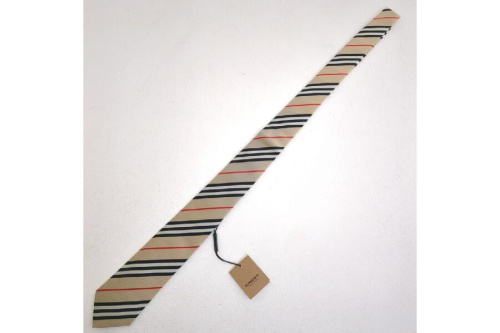 ファッション小物のネクタイ