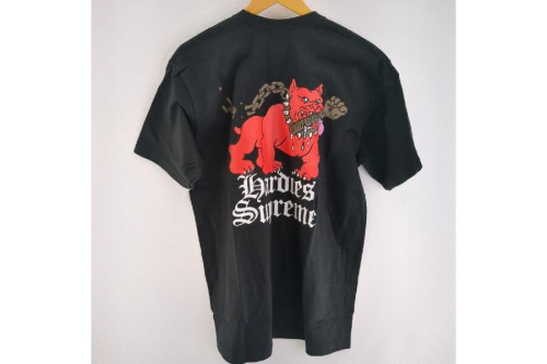 Tシャツのシュプリーム(Supreme)