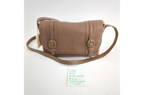 バッグのショルダーバッグ