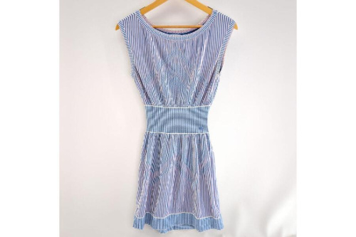 ファッションのワンピース